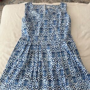Vicky Tiel Blue and White Sleeveless Dress Women’s Size 14 E46